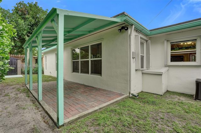 4987 SW 25th Ave, Dania Beach, FL 33312