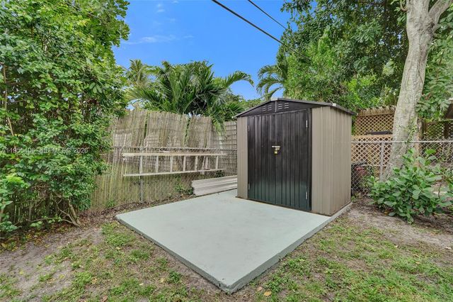 4987 SW 25th Ave, Dania Beach, FL 33312