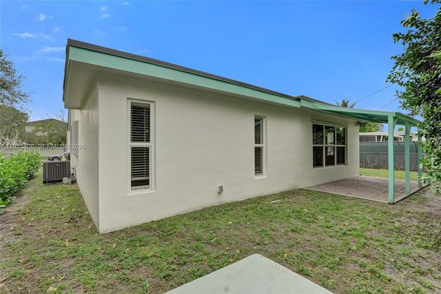 4987 SW 25th Ave, Dania Beach, FL 33312