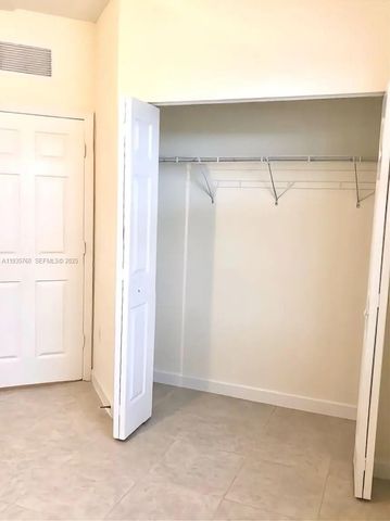 3276 W 106th Ter 3276, Hialeah, FL 33018