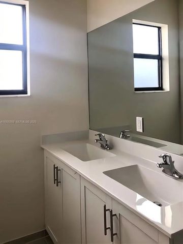 3276 W 106th Ter 3276, Hialeah, FL 33018