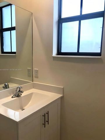 3276 W 106th Ter 3276, Hialeah, FL 33018