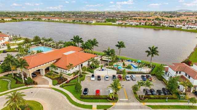 3276 W 106th Ter 3276, Hialeah, FL 33018