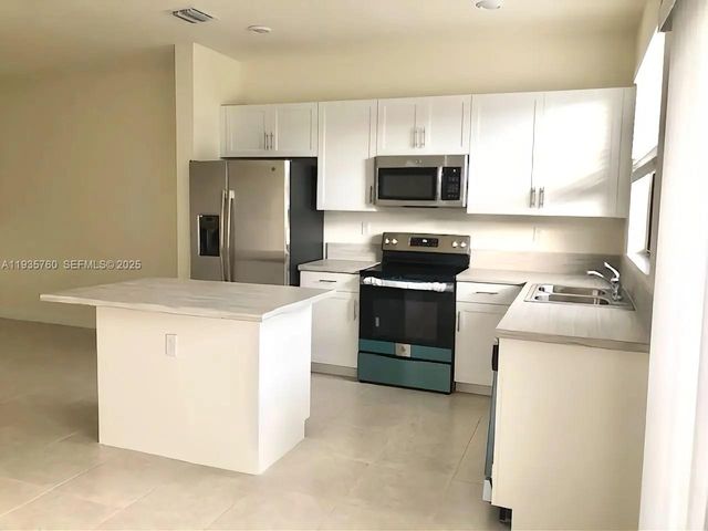 3276 W 106th Ter 3276, Hialeah, FL 33018