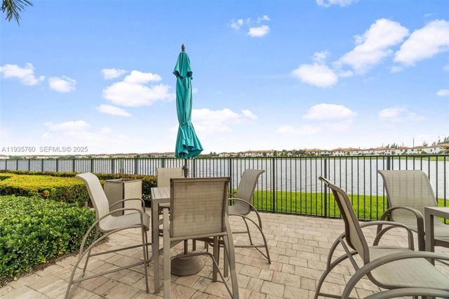 3276 W 106th Ter 3276, Hialeah, FL 33018