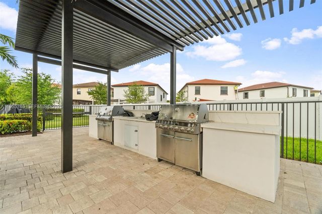 3276 W 106th Ter 3276, Hialeah, FL 33018