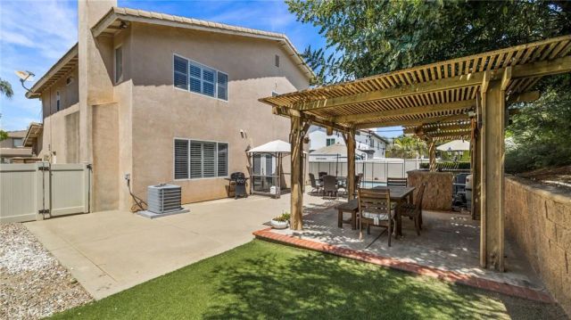 1428 Roadrunner Drive, Corona, CA 92881