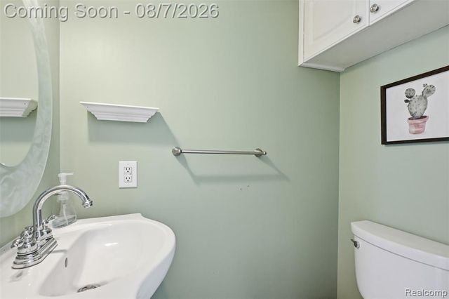 39625 Village Wood Lane, Novi, MI 48375