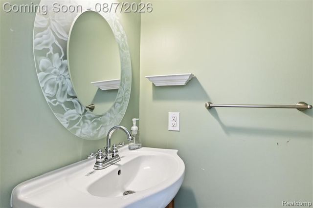 39625 Village Wood Lane, Novi, MI 48375