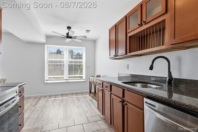 39625 Village Wood Lane, Novi, MI 48375