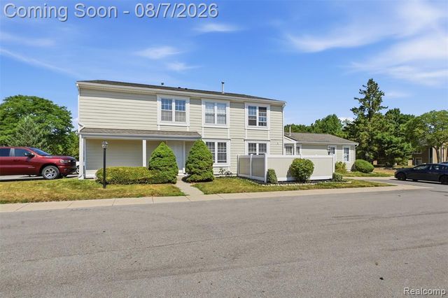 39625 Village Wood Lane, Novi, MI 48375