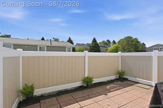 39625 Village Wood Lane, Novi, MI 48375