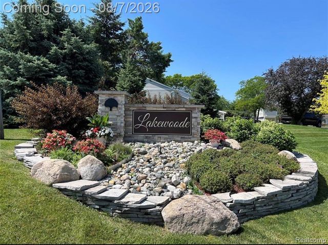 39625 Village Wood Lane, Novi, MI 48375