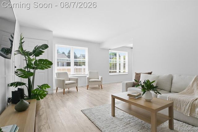 39625 Village Wood Lane, Novi, MI 48375
