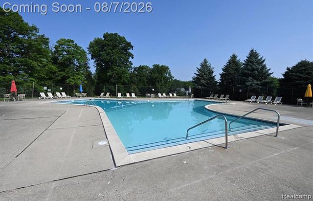 39625 Village Wood Lane, Novi, MI 48375