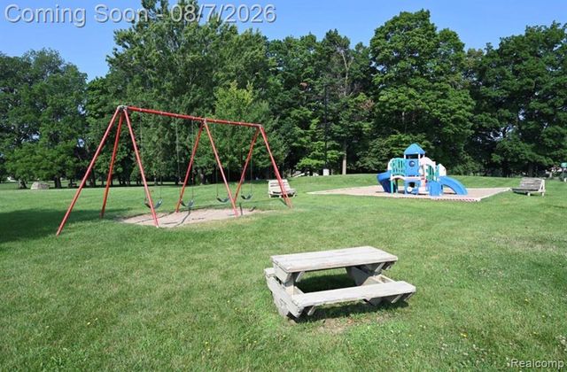 39625 Village Wood Lane, Novi, MI 48375