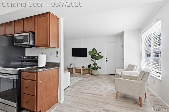 39625 Village Wood Lane, Novi, MI 48375