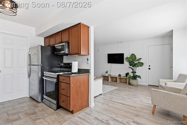 39625 Village Wood Lane, Novi, MI 48375
