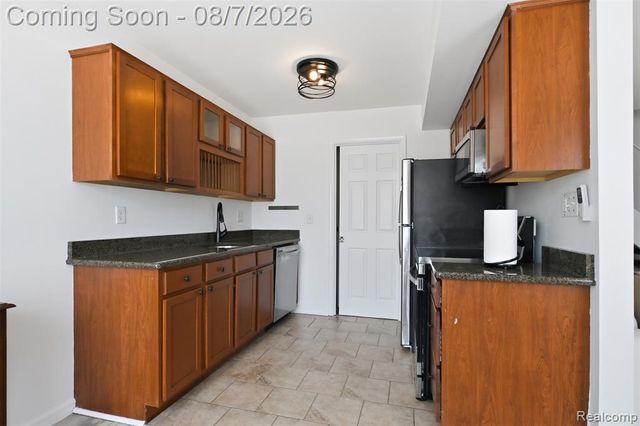 39625 Village Wood Lane, Novi, MI 48375