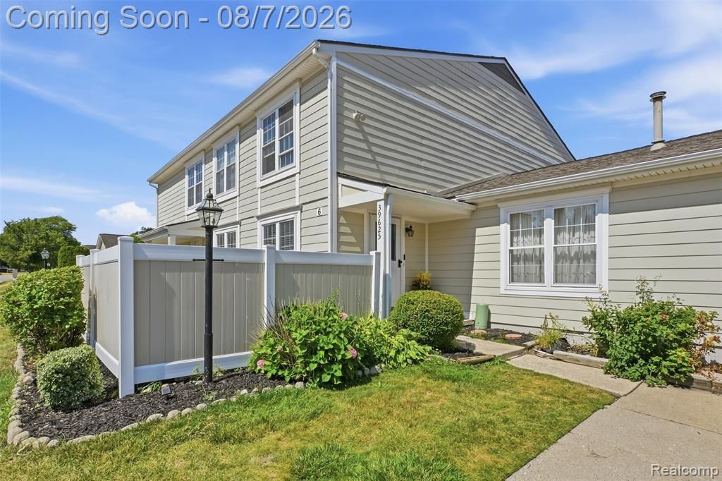 39625 Village Wood Lane, Novi, MI 48375