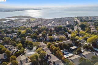 24 Bayside Ct, Richmond, CA 94804