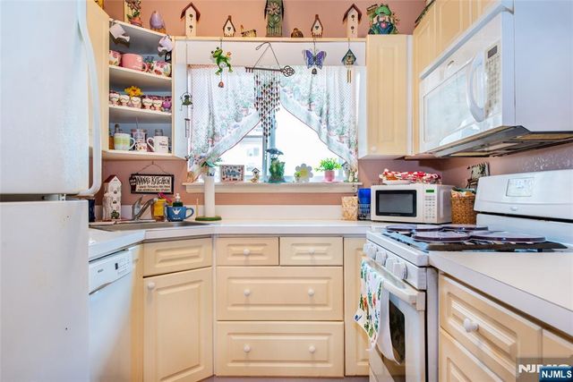 308 Brittany 308, Wayne, NJ 07470