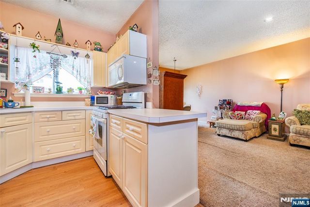 308 Brittany 308, Wayne, NJ 07470