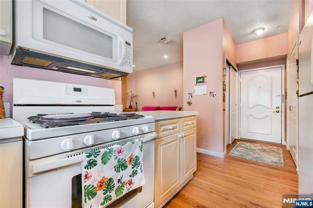 308 Brittany 308, Wayne, NJ 07470