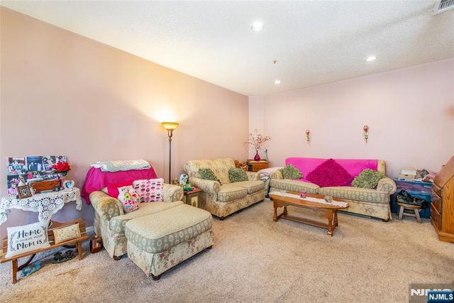 308 Brittany 308, Wayne, NJ 07470