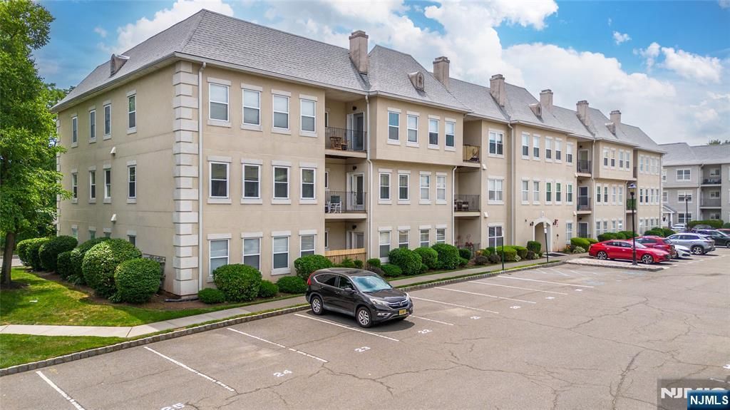308 Brittany 308, Wayne, NJ 07470