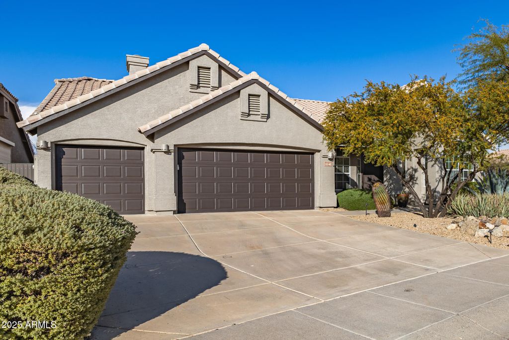 Image 13 of property listing at 11140 E WHITE FEATHER Lane, Scottsdale, AZ 85262