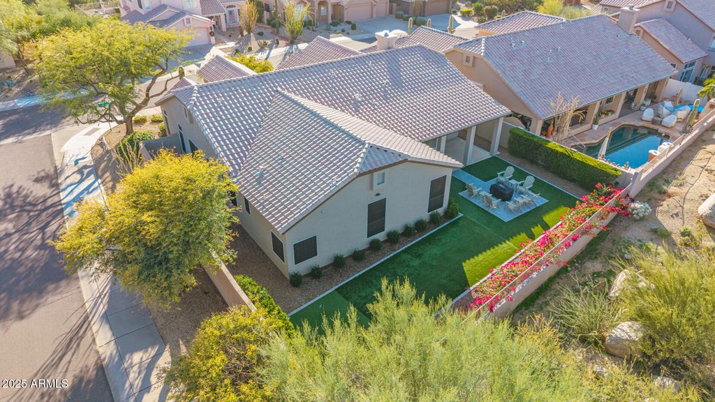 Image 2 of property listing at 11140 E WHITE FEATHER Lane, Scottsdale, AZ 85262