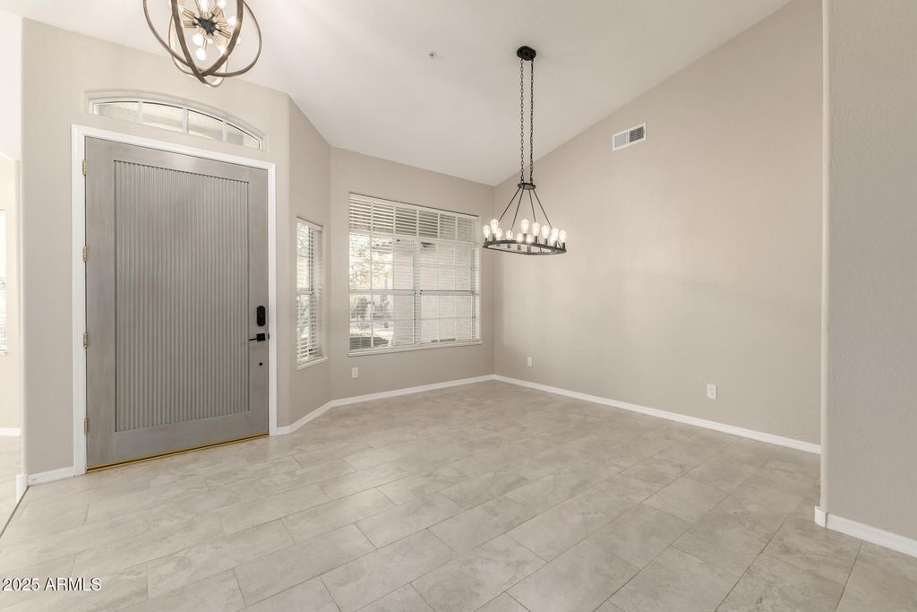 Image 20 of property listing at 11140 E WHITE FEATHER Lane, Scottsdale, AZ 85262