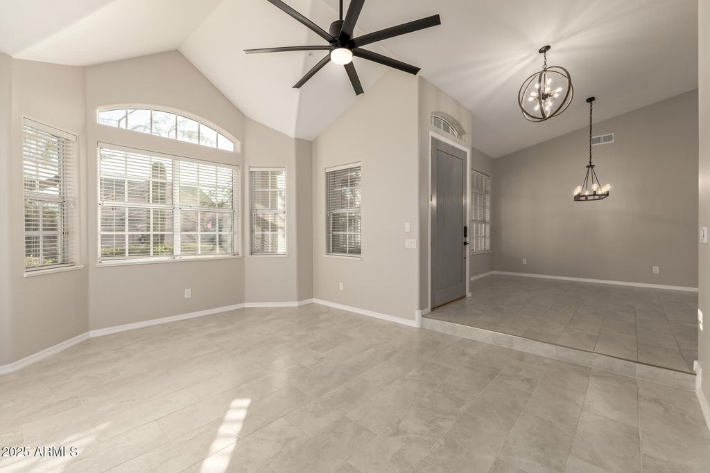Image 22 of property listing at 11140 E WHITE FEATHER Lane, Scottsdale, AZ 85262