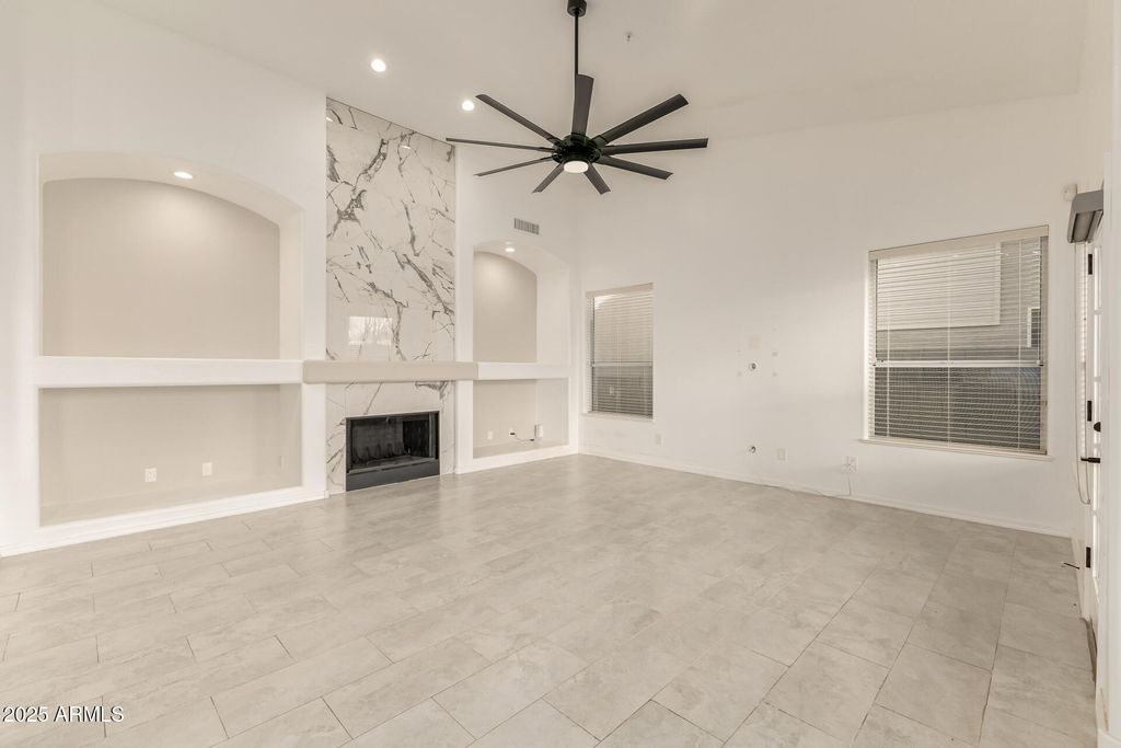 Image 27 of property listing at 11140 E WHITE FEATHER Lane, Scottsdale, AZ 85262