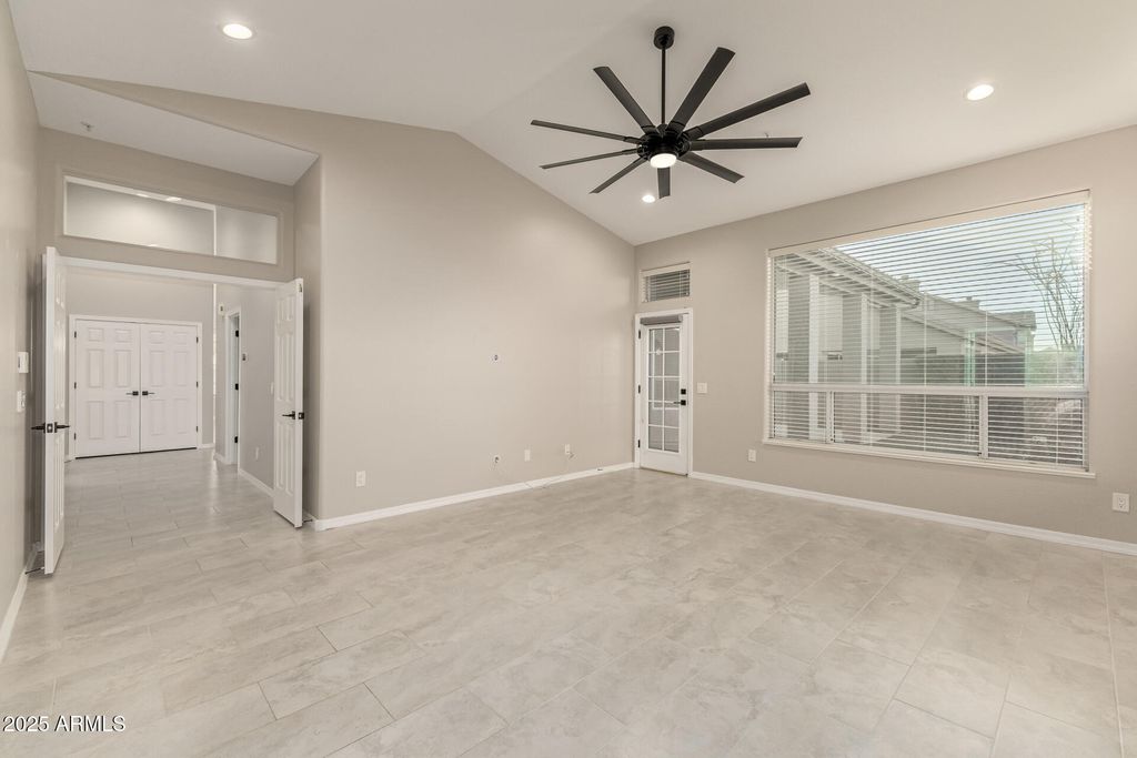 Image 37 of property listing at 11140 E WHITE FEATHER Lane, Scottsdale, AZ 85262