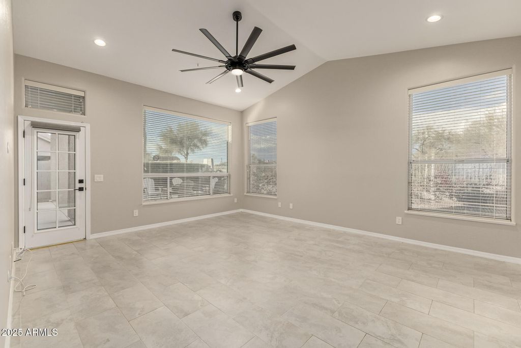 Image 38 of property listing at 11140 E WHITE FEATHER Lane, Scottsdale, AZ 85262