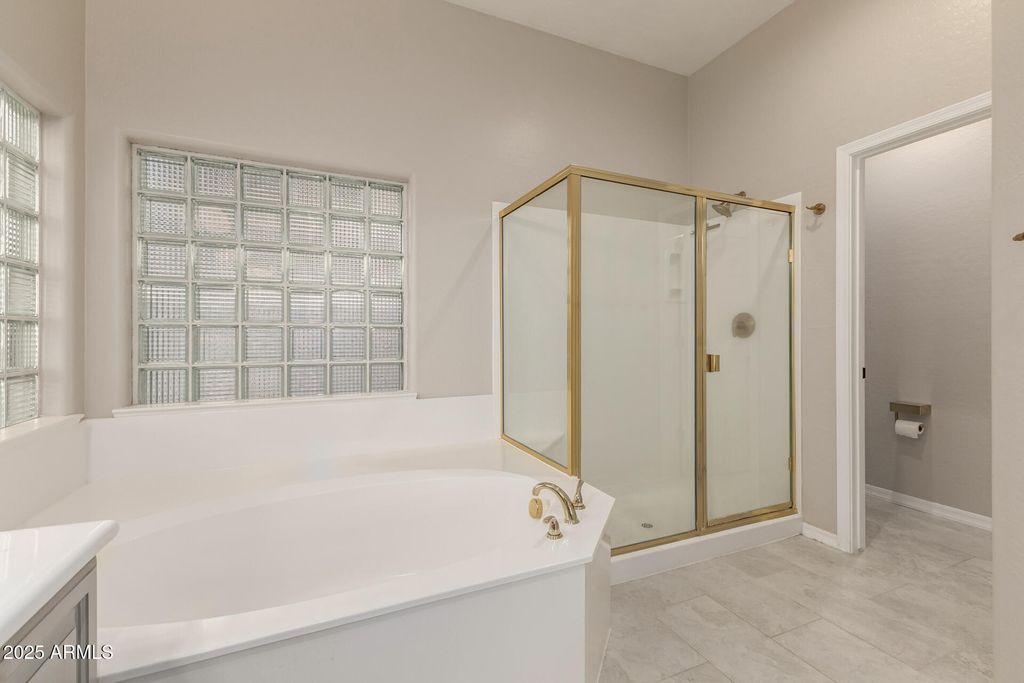 Image 40 of property listing at 11140 E WHITE FEATHER Lane, Scottsdale, AZ 85262