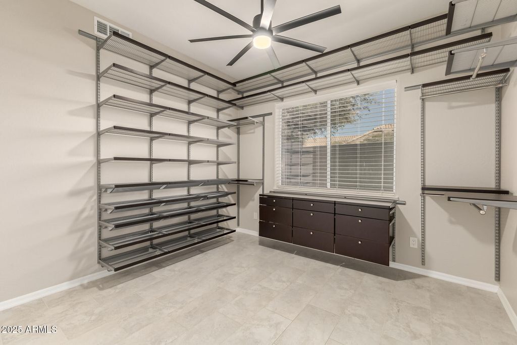Image 46 of property listing at 11140 E WHITE FEATHER Lane, Scottsdale, AZ 85262