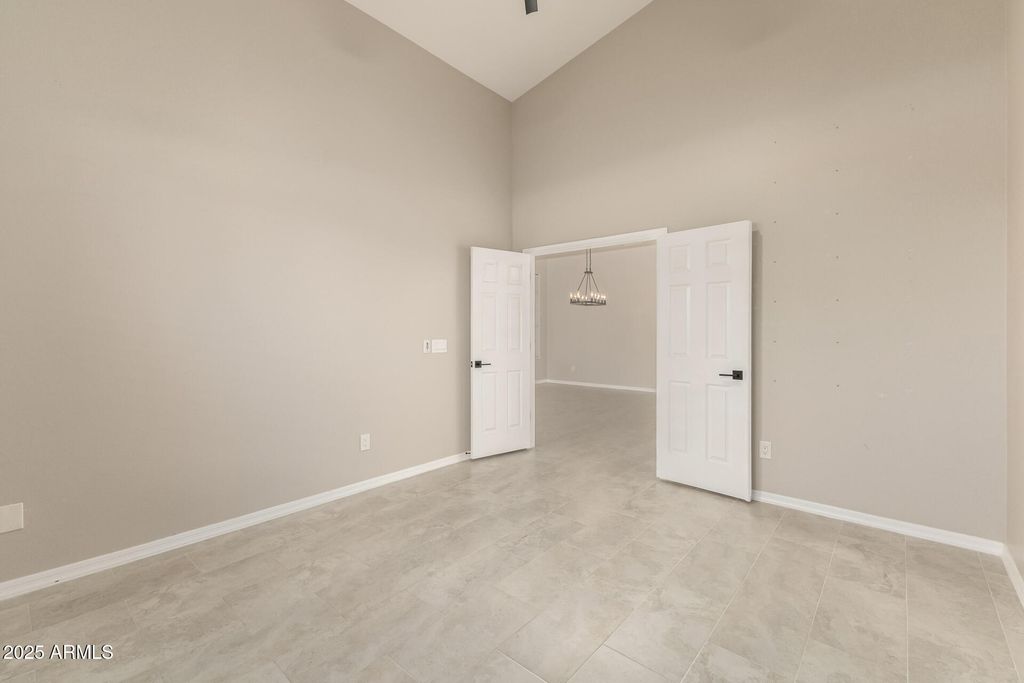 Image 49 of property listing at 11140 E WHITE FEATHER Lane, Scottsdale, AZ 85262