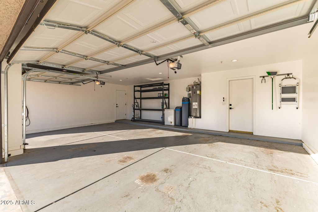 Image 51 of property listing at 11140 E WHITE FEATHER Lane, Scottsdale, AZ 85262