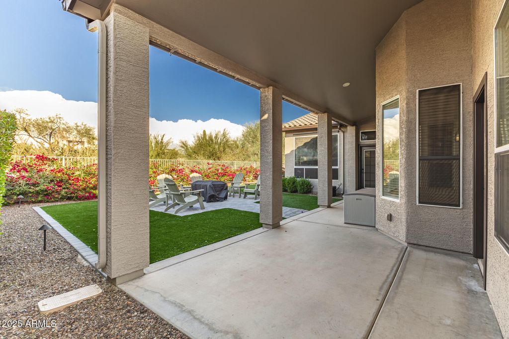 Image 53 of property listing at 11140 E WHITE FEATHER Lane, Scottsdale, AZ 85262