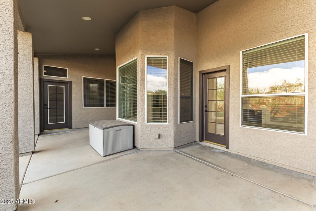 Image 55 of property listing at 11140 E WHITE FEATHER Lane, Scottsdale, AZ 85262