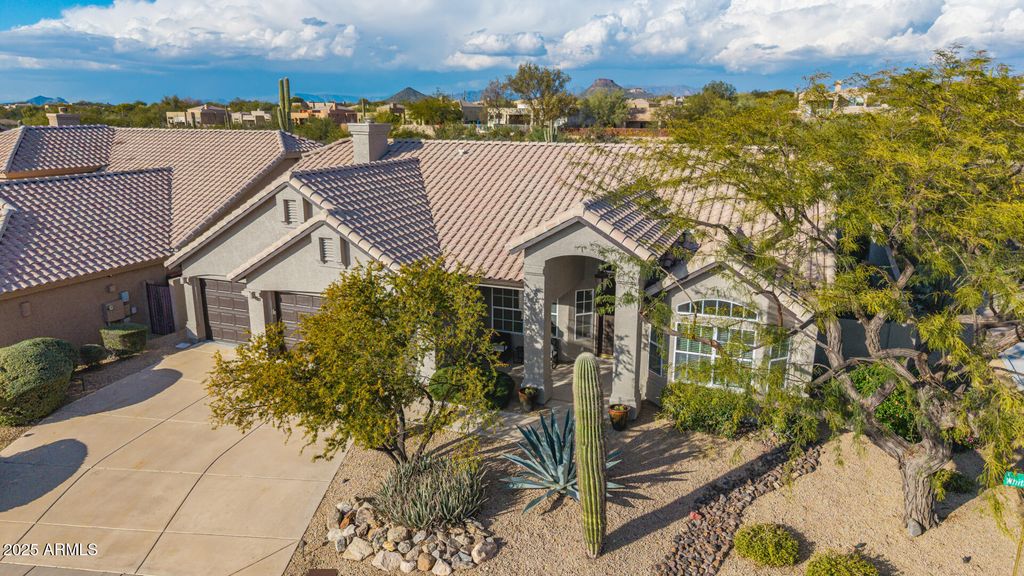 Image 6 of property listing at 11140 E WHITE FEATHER Lane, Scottsdale, AZ 85262