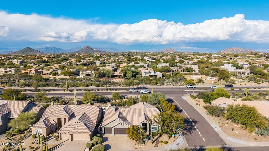 Image 61 of property listing at 11140 E WHITE FEATHER Lane, Scottsdale, AZ 85262