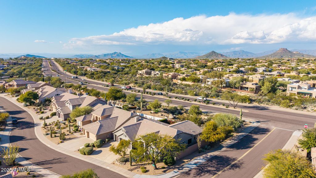 Image 63 of property listing at 11140 E WHITE FEATHER Lane, Scottsdale, AZ 85262