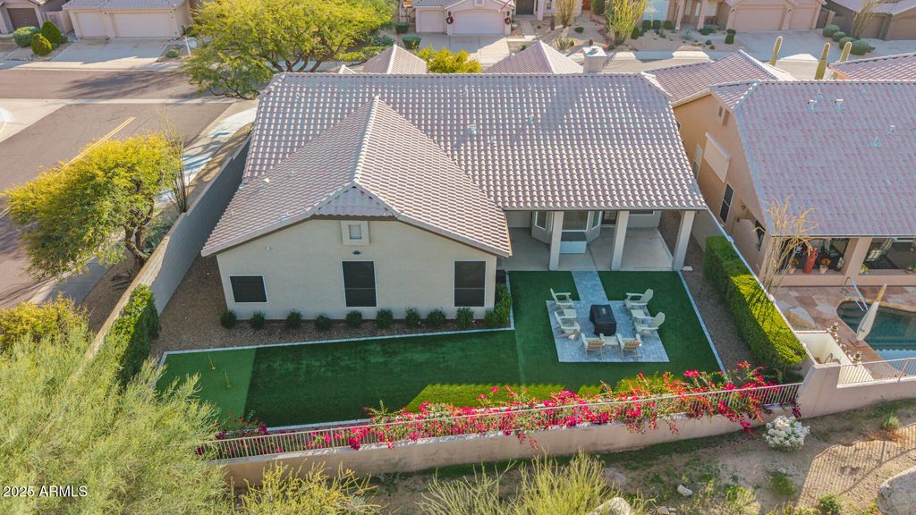 Image 65 of property listing at 11140 E WHITE FEATHER Lane, Scottsdale, AZ 85262