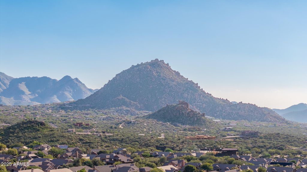 Image 66 of property listing at 11140 E WHITE FEATHER Lane, Scottsdale, AZ 85262