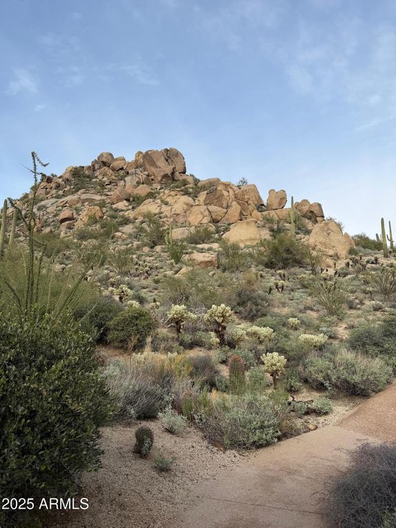 Image 68 of property listing at 11140 E WHITE FEATHER Lane, Scottsdale, AZ 85262