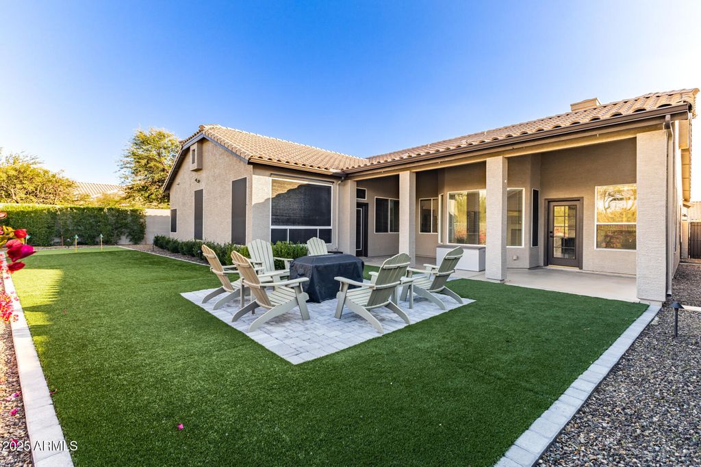 Image 7 of property listing at 11140 E WHITE FEATHER Lane, Scottsdale, AZ 85262